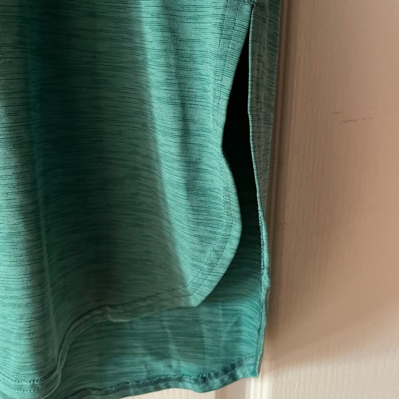 Selling dark turquoise exercise dry fit shirt - Picture 3 of 3